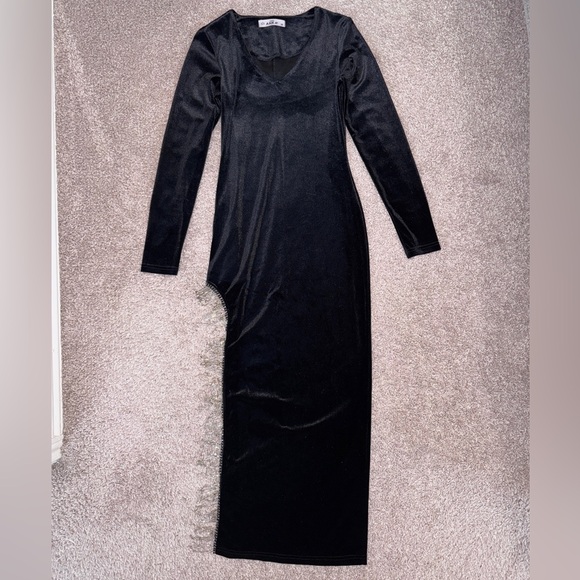 Elegant Velvet Black Long Sleeve Dress asymmetrical hem - Picture 3 of 8